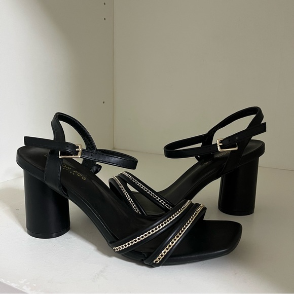 Heels - Picture 2 of 3